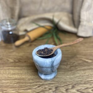 JUODIEJI pipirai žirneliais